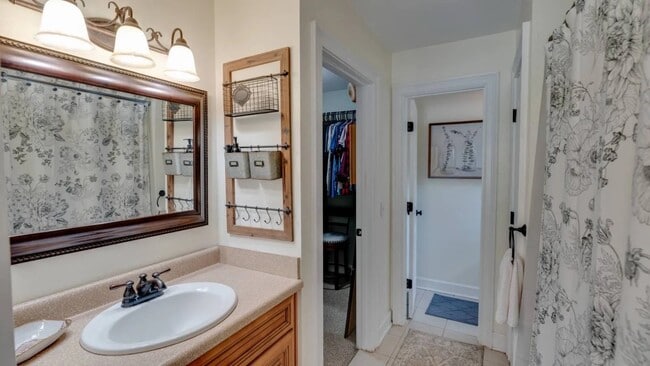 Building Photo - 127 Eagles Landing Dr
