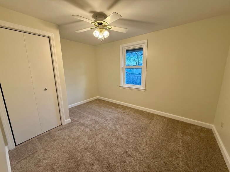 Building Photo - 160 Plantation Dr