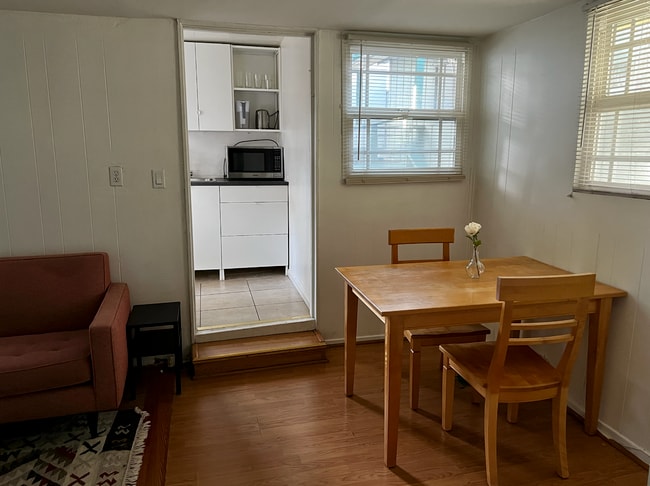 Building Photo - 115 N Parkwood Ave