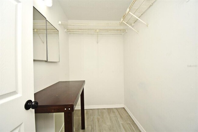 Building Photo - 610 Cranes Way