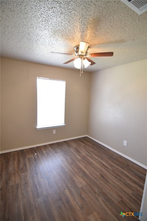 Building Photo - 4201 Bluestem Ln