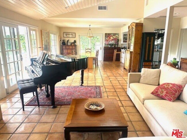 Building Photo - 1939 Westridge Terrace