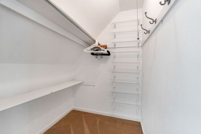 Building Photo - 94 Cleremont Dr