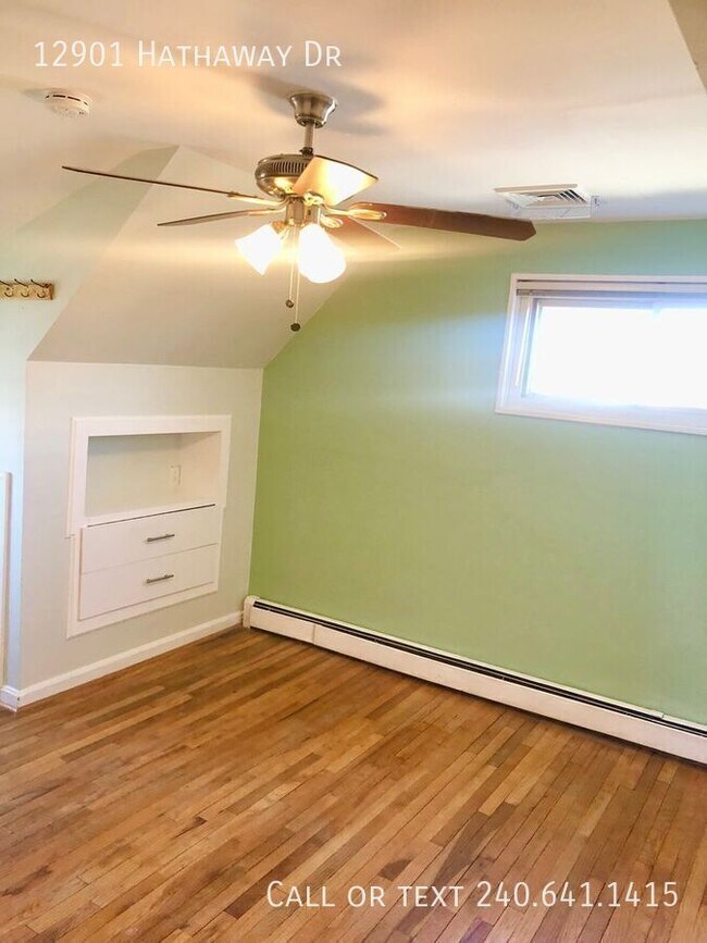 Building Photo - 12901 Hathaway Dr