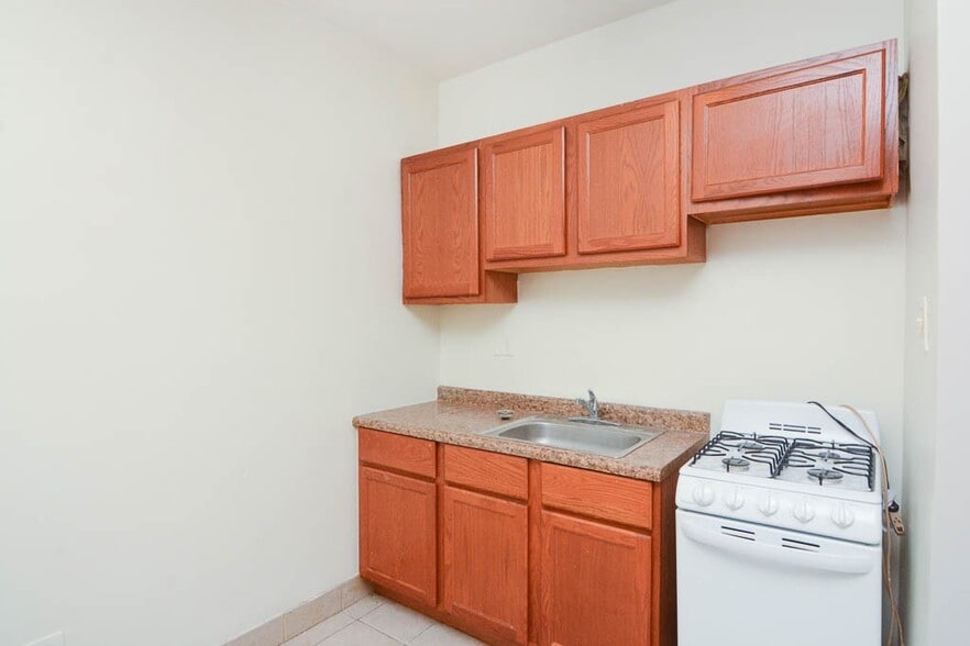 Building Photo - 4856 N Damen Ave