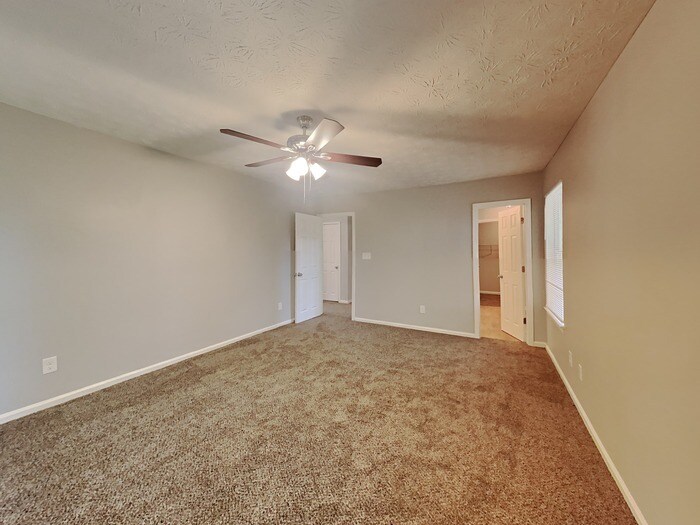 Building Photo - 942 Shadow Ridge Trail