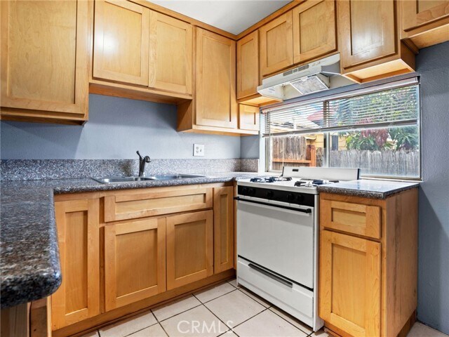 Building Photo - 7247 Milton Ave