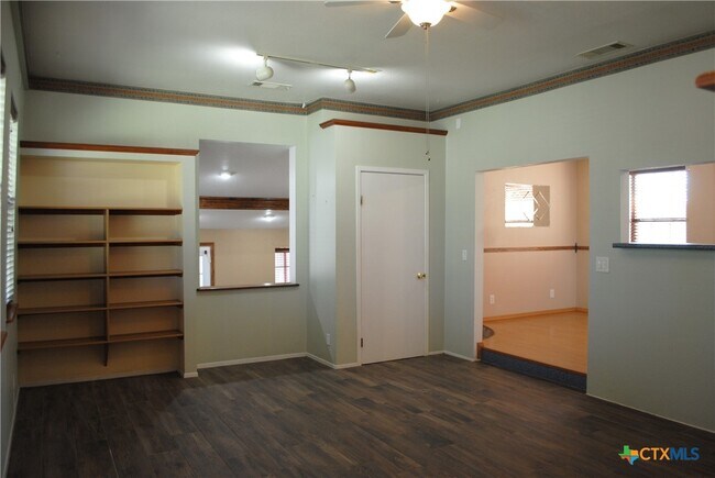 Building Photo - 13019 W Adams Ave