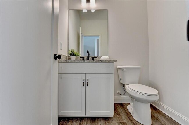 Building Photo - 6892 Roswell Rd NE