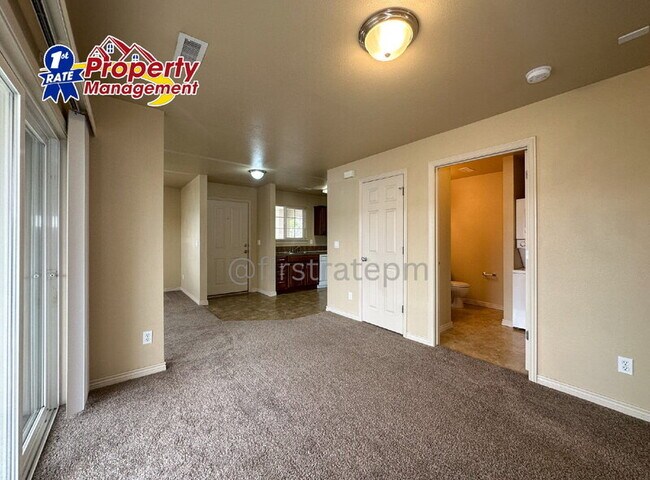 Building Photo - 5936 Ellens Ferry Dr