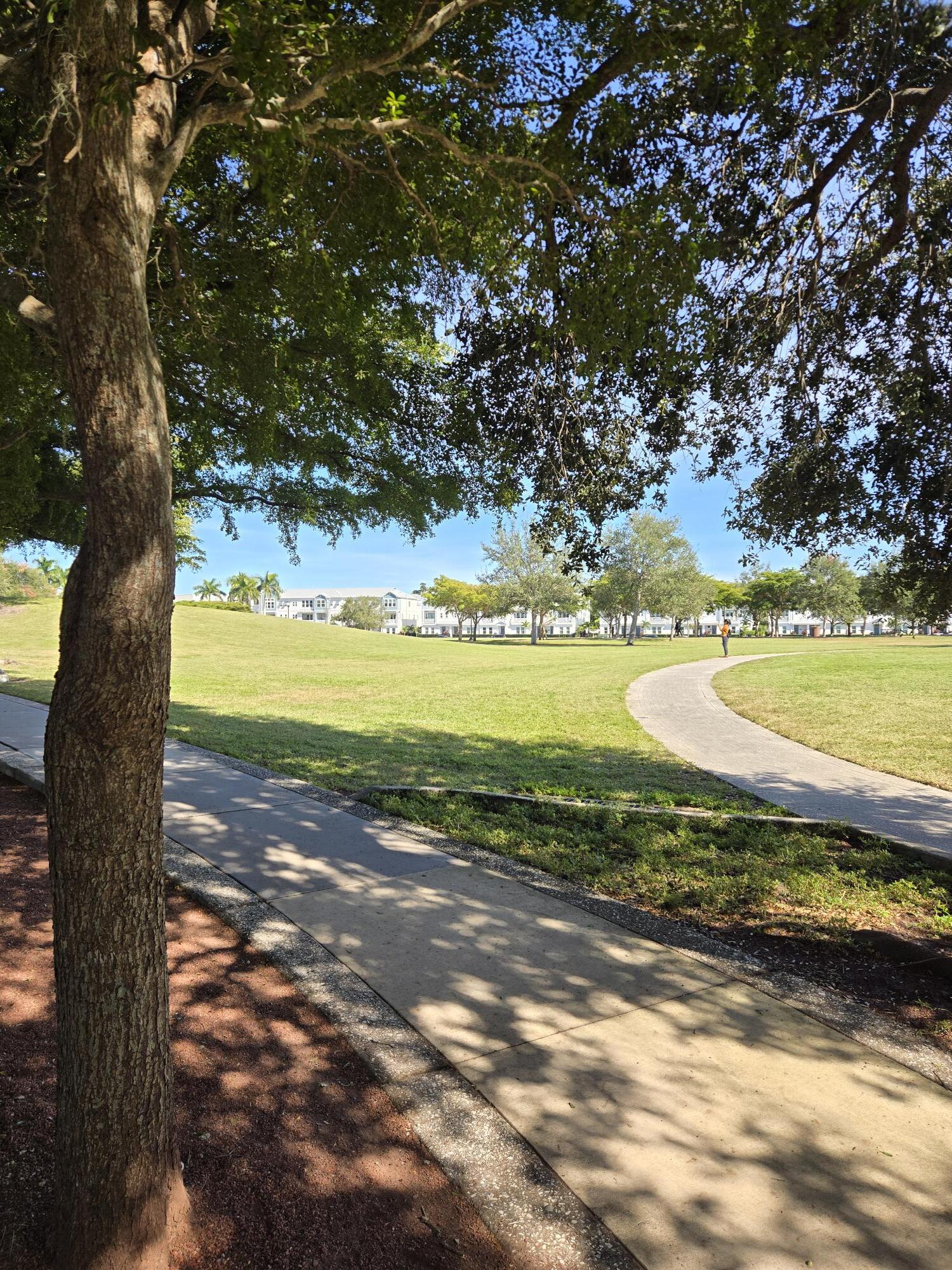 Building Photo - 2304 Ringling Blvd