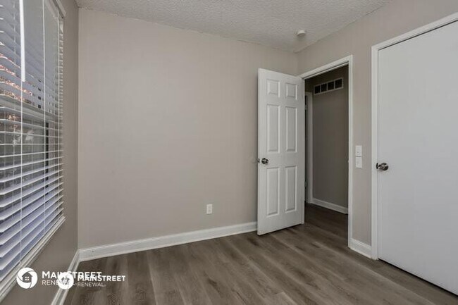 Building Photo - 2624 LINDSAY LN, FLORISSANT, MO 63031