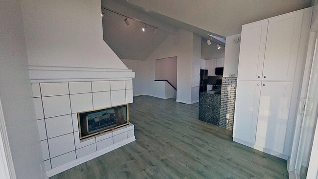 Building Photo - 16917 10th St