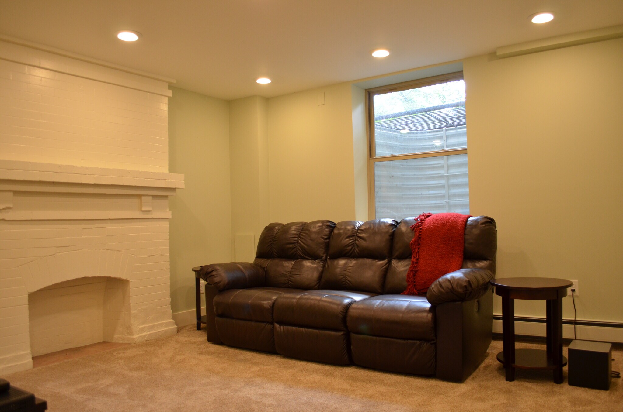 Building Photo - 1352 elizabeth street