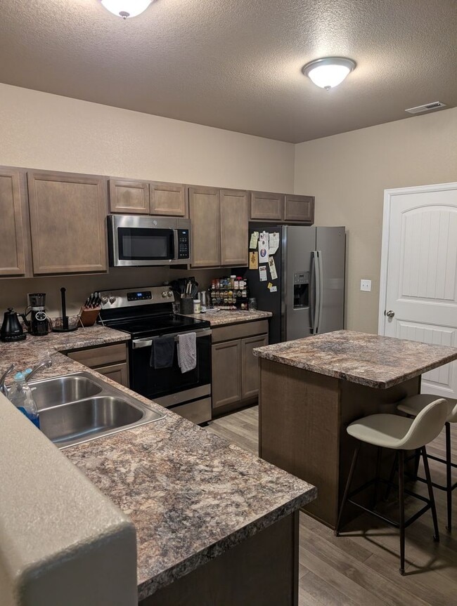 Building Photo - Amazing townhome in northern Colorado Springs