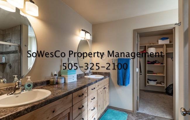 Building Photo - Beautiful 4 Bedroom (Newer) Home in Farmington