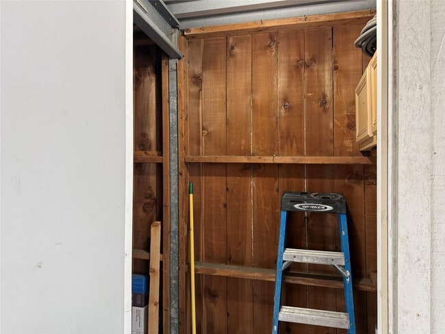 Building Photo - 3636 Lake St