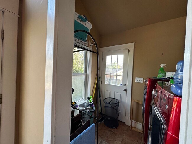 Building Photo - Traditional 2-Story Colonial