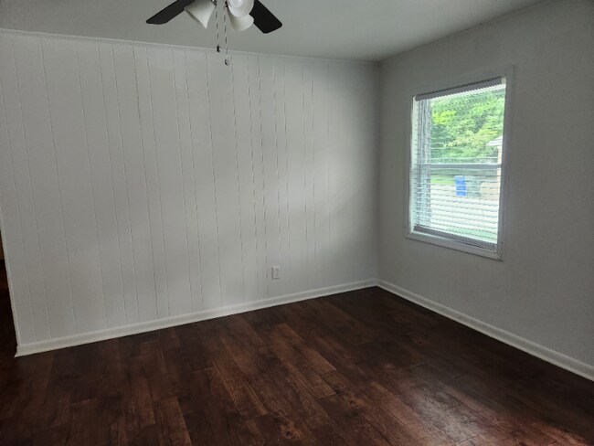 Building Photo - 6124 Clane Dr SE