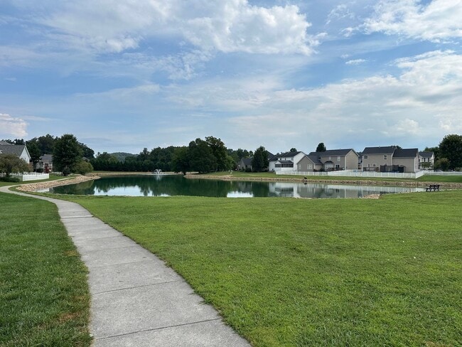 Building Photo - Charming Karns, 3-4 bedroom Home on Quiet ...
