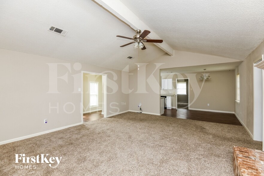 Building Photo - 2100 Cedar Ct