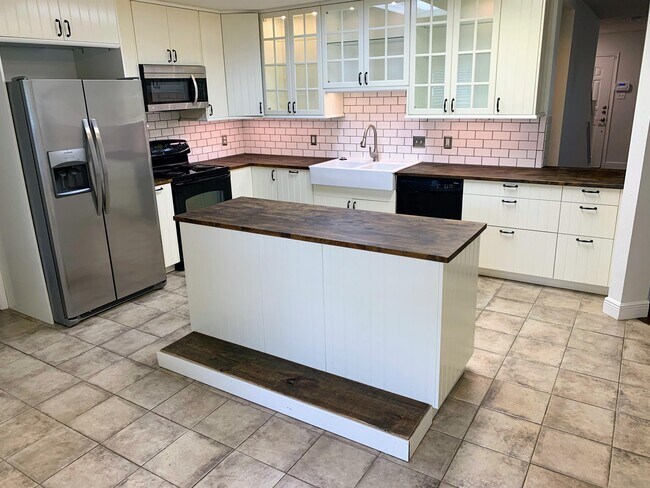 Building Photo - 2417 Riker Ridge Trail