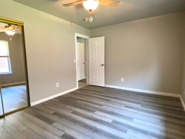 Building Photo - 4 Bed 2.5 Bath in NW OKC // Deer Creek Schools