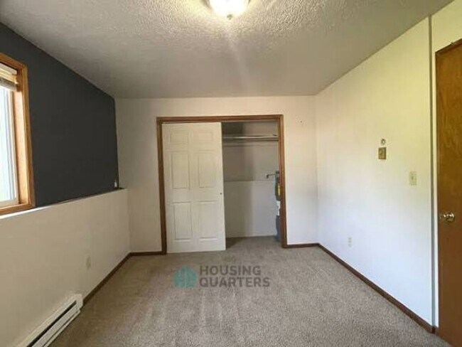 Building Photo - 3211 N Fowler Rd