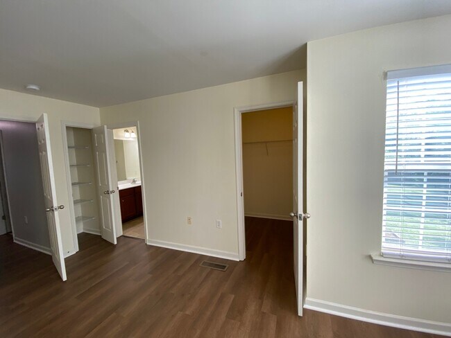 Building Photo - 210 Checko Court
