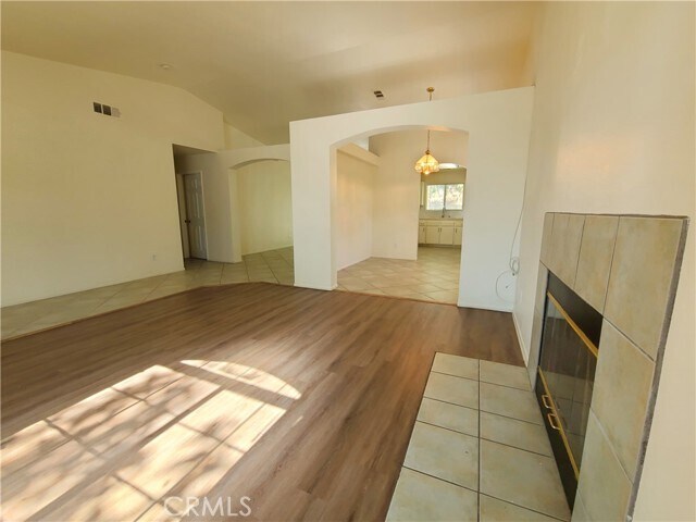 Building Photo - 1204 Sycamore Ct