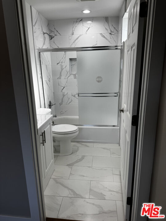 Building Photo - 731 E 33rd St