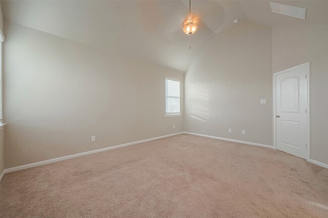 Building Photo - 8700 Laurel Crest Dr