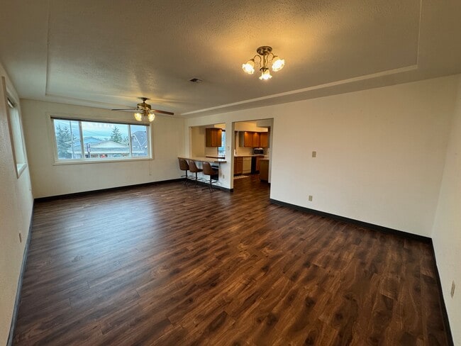 Building Photo - 4924 N Pearl St