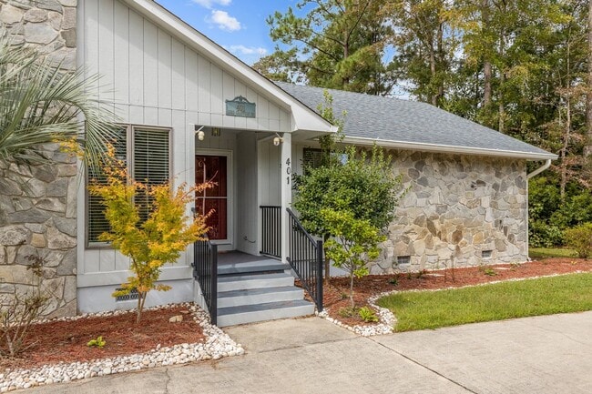 Building Photo - Corner Lot Brandywine Home Available for Long Term Rental