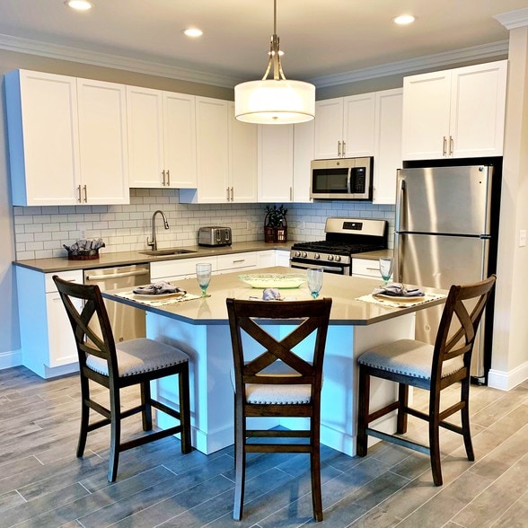 Building Photo - 62 Main St