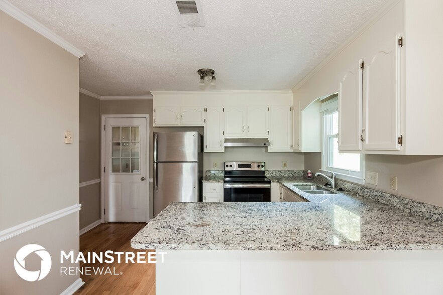 Building Photo - 6200 Sunstone Dr