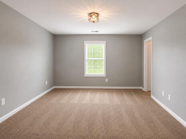 Building Photo - 208 Ruf Dr