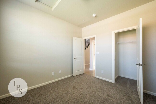 Building Photo - Brand New Clovis Home, 4BR/3BA, With Solar...