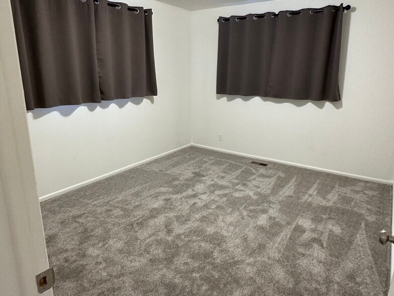 Front Bedroom - 3751 S Redmaple Rd