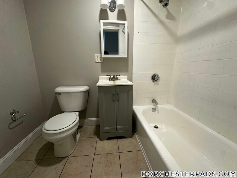 Building Photo - 98 Woodledge St