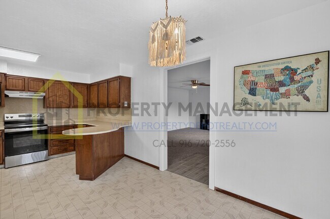 Building Photo - 9550 Colton Ave
