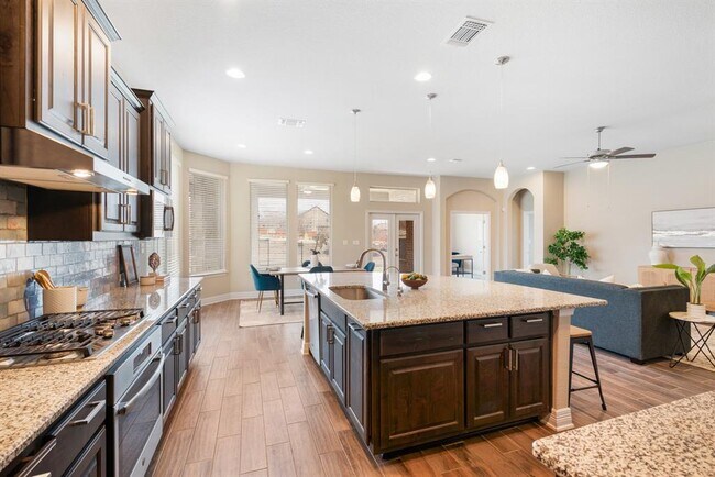 Building Photo - 521 Betony Lp