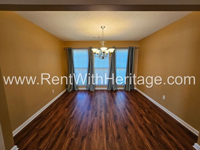 Building Photo - WOW!!! GORGEOUS HOME IN POPULAR CREEKSIDE SUBDIVSION / SWIM / TENNIS / UPGRADES GALLORE