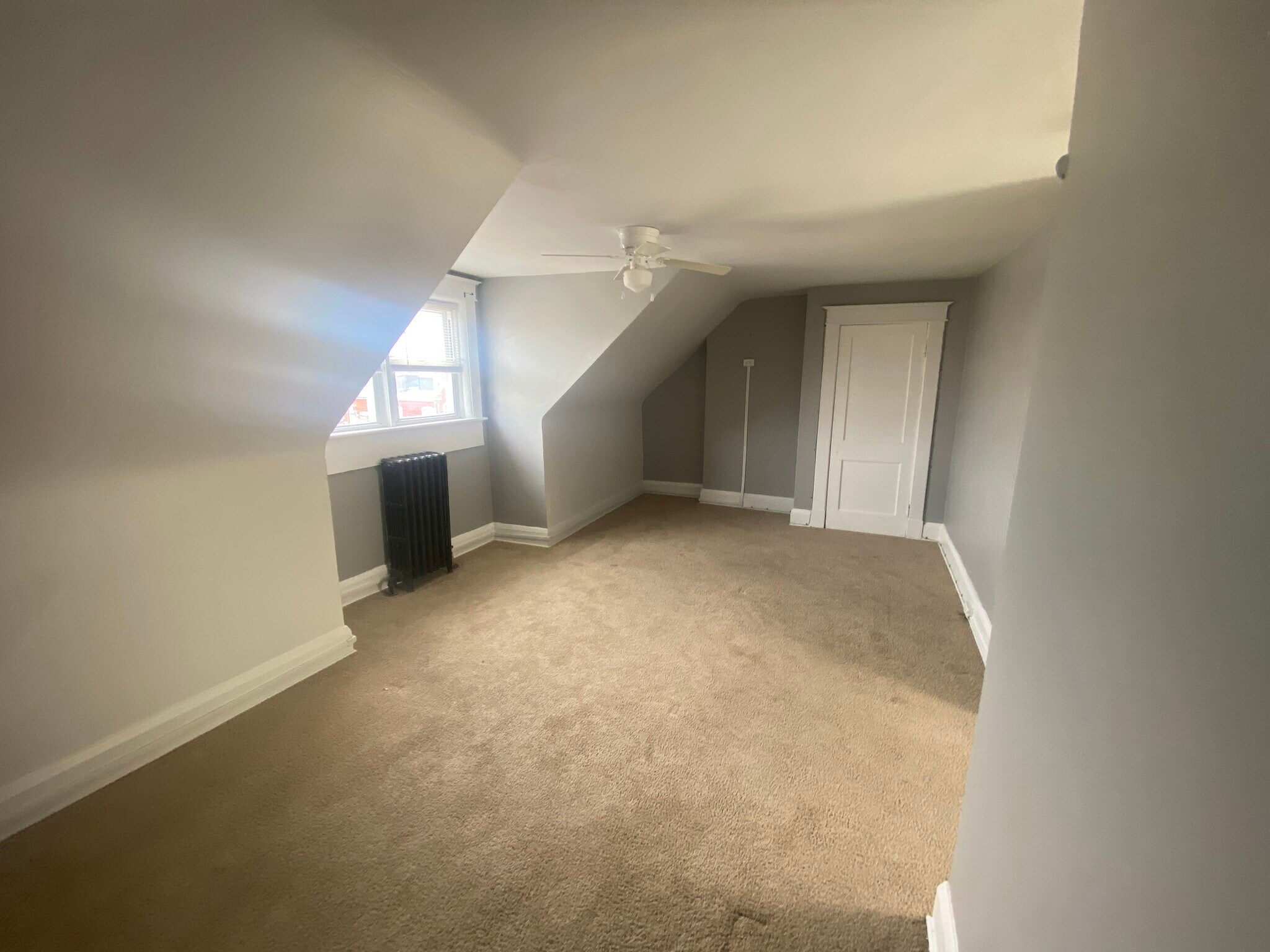 master bedroom - 606 N Woodington Rd