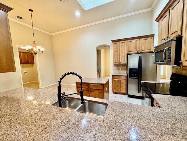 Building Photo - 15210 Falcon Dr