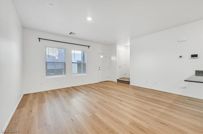 Building Photo - 7484 Mountain Ledge St