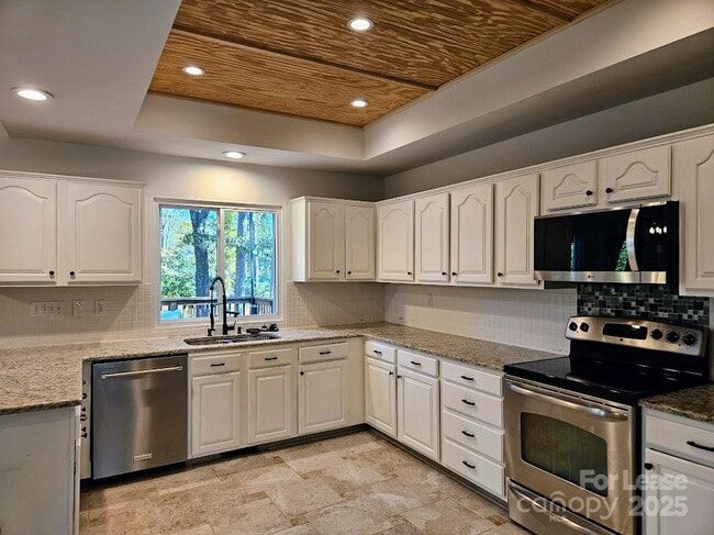 Building Photo - 6000 Mallard Grove Rd