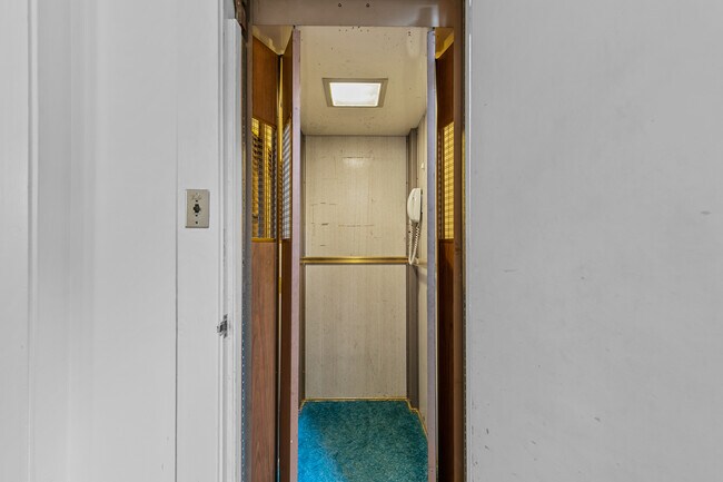 Building Photo - 266 Everit St