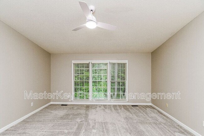 Building Photo - 105 Woodshire Ln