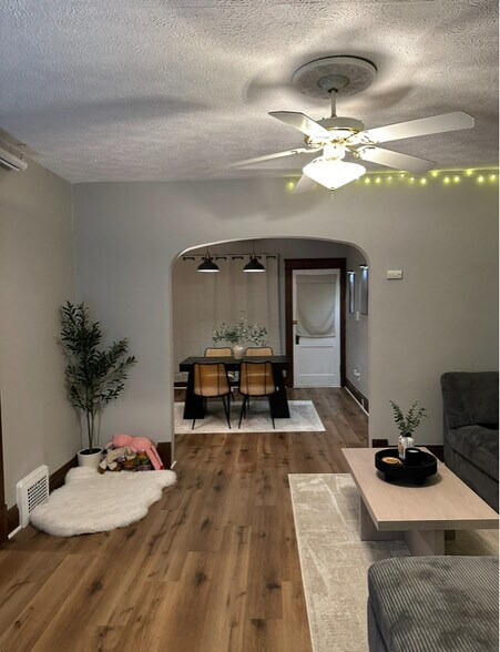 Building Photo - 4408 Alpha Ave